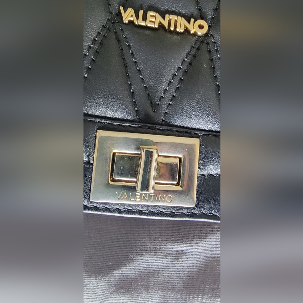 Valentino by Mario Valentino Beatriz D Leather Shoulder Bag - Picture 12 of 12